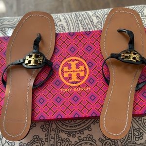 PERFECT BLACK 
MINI MILLER LEATHER THONG
CALF LEATHER